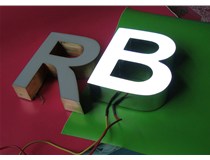 LED樹脂發(fā)光字廠家的制作方法是什么呢？山西德軒做字廠和您分析